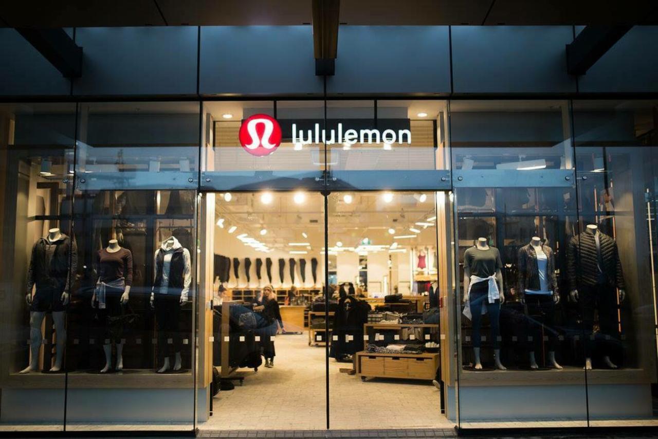 Lululemon click and collect